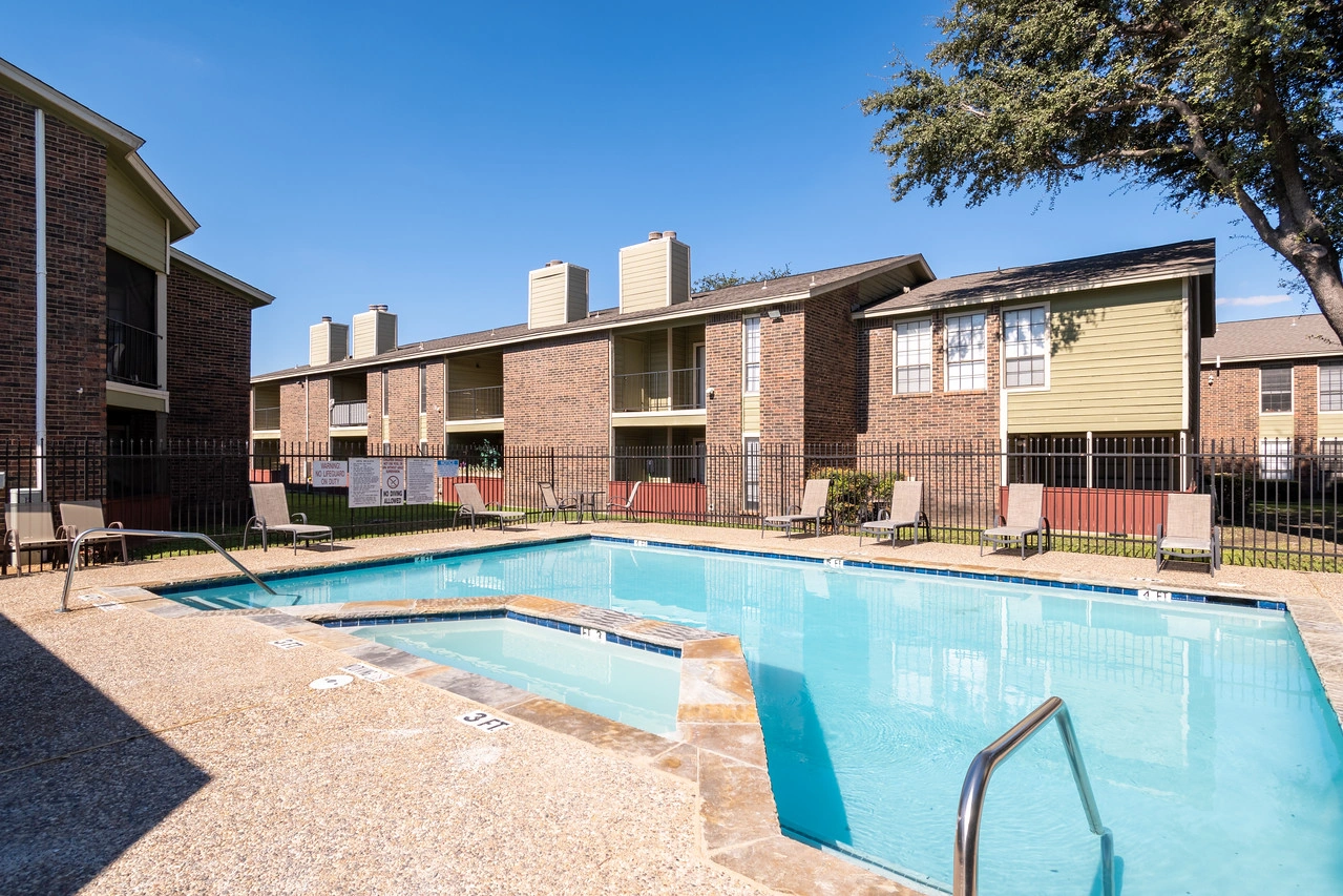 Monument entry sign at La Prada Place Apartment Homes in Dallas Texas