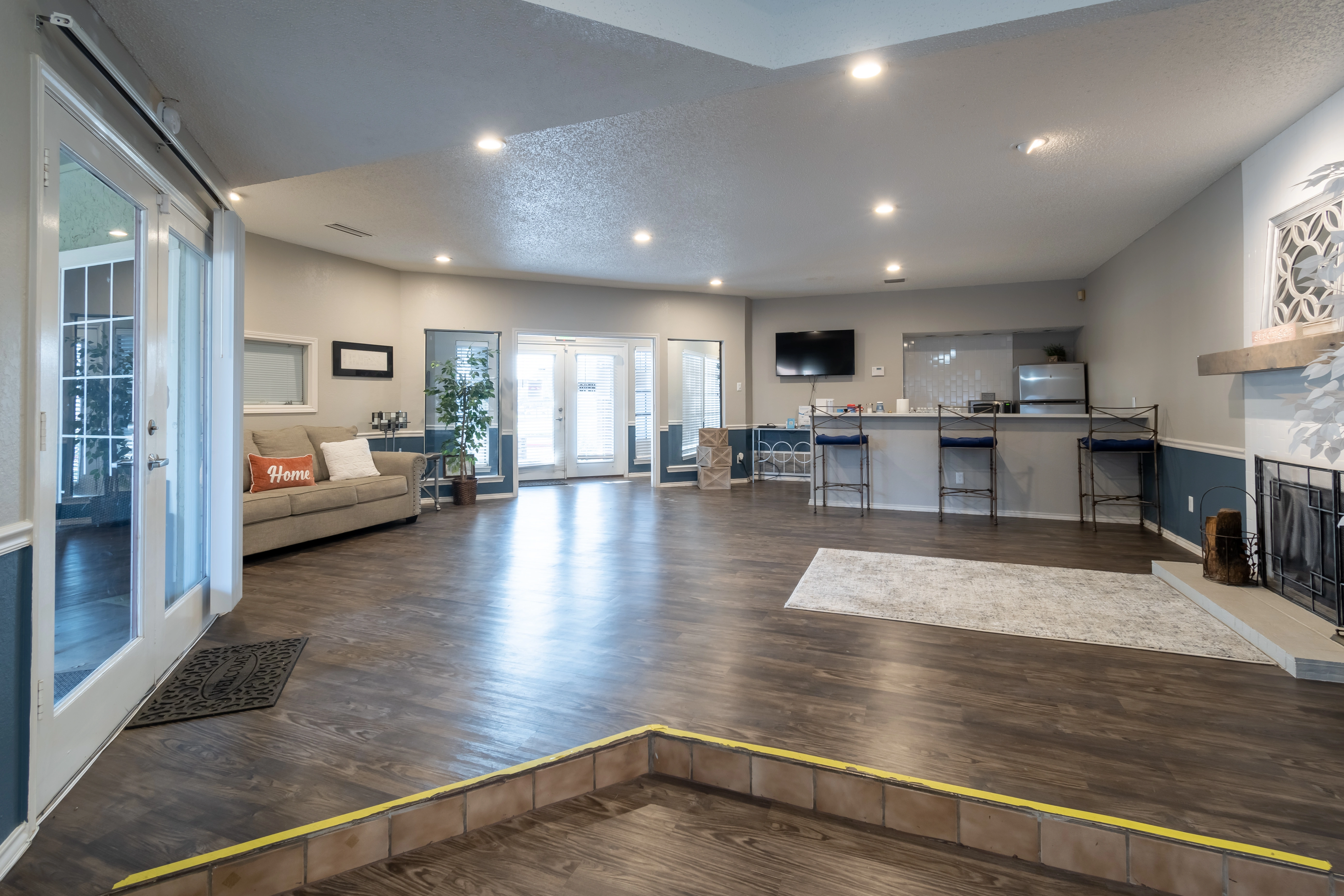 Clubhouse reception hall at La Prada Place Apartment Homes