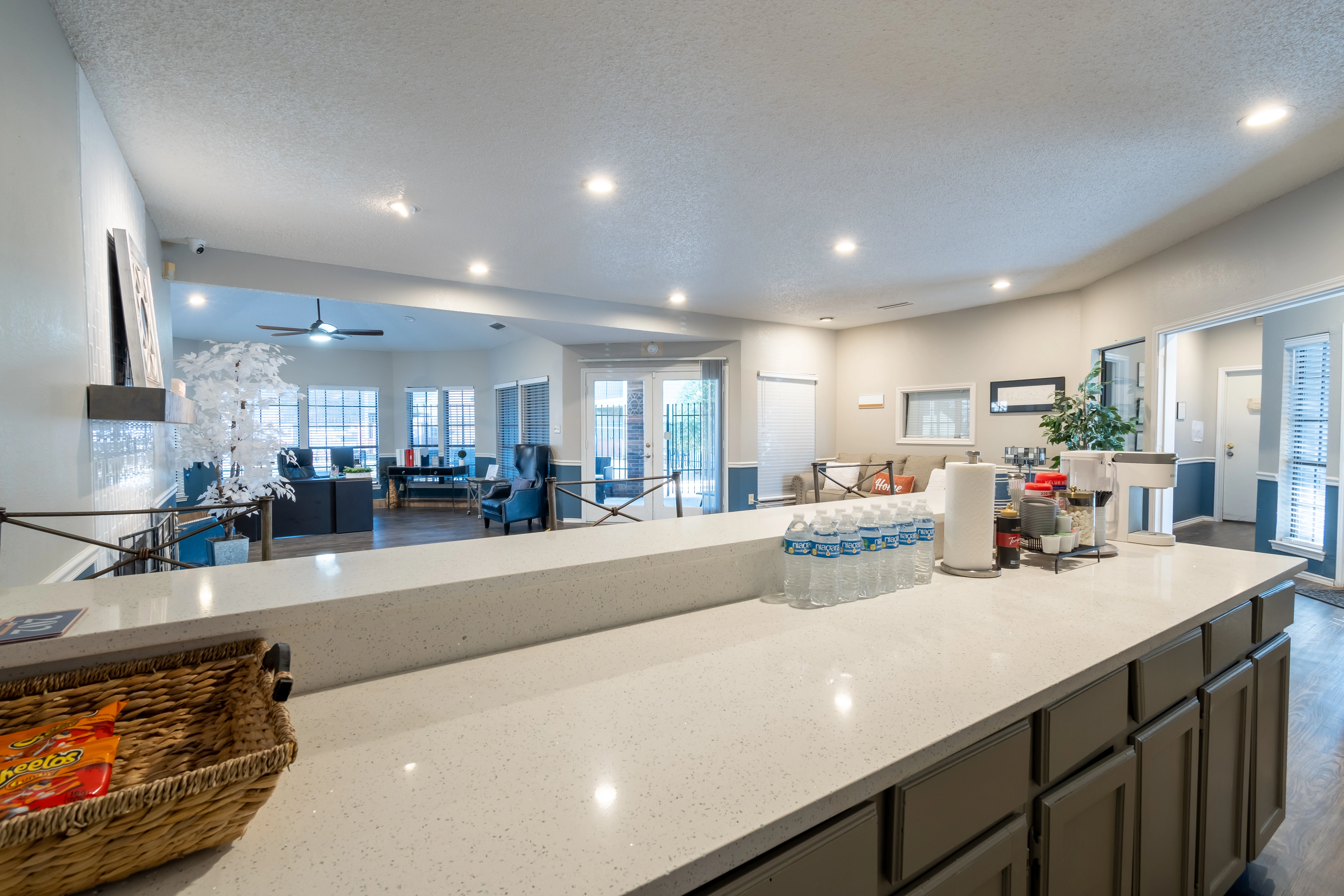 Kitchenette and social bar at La Prada Place Apartment Homes