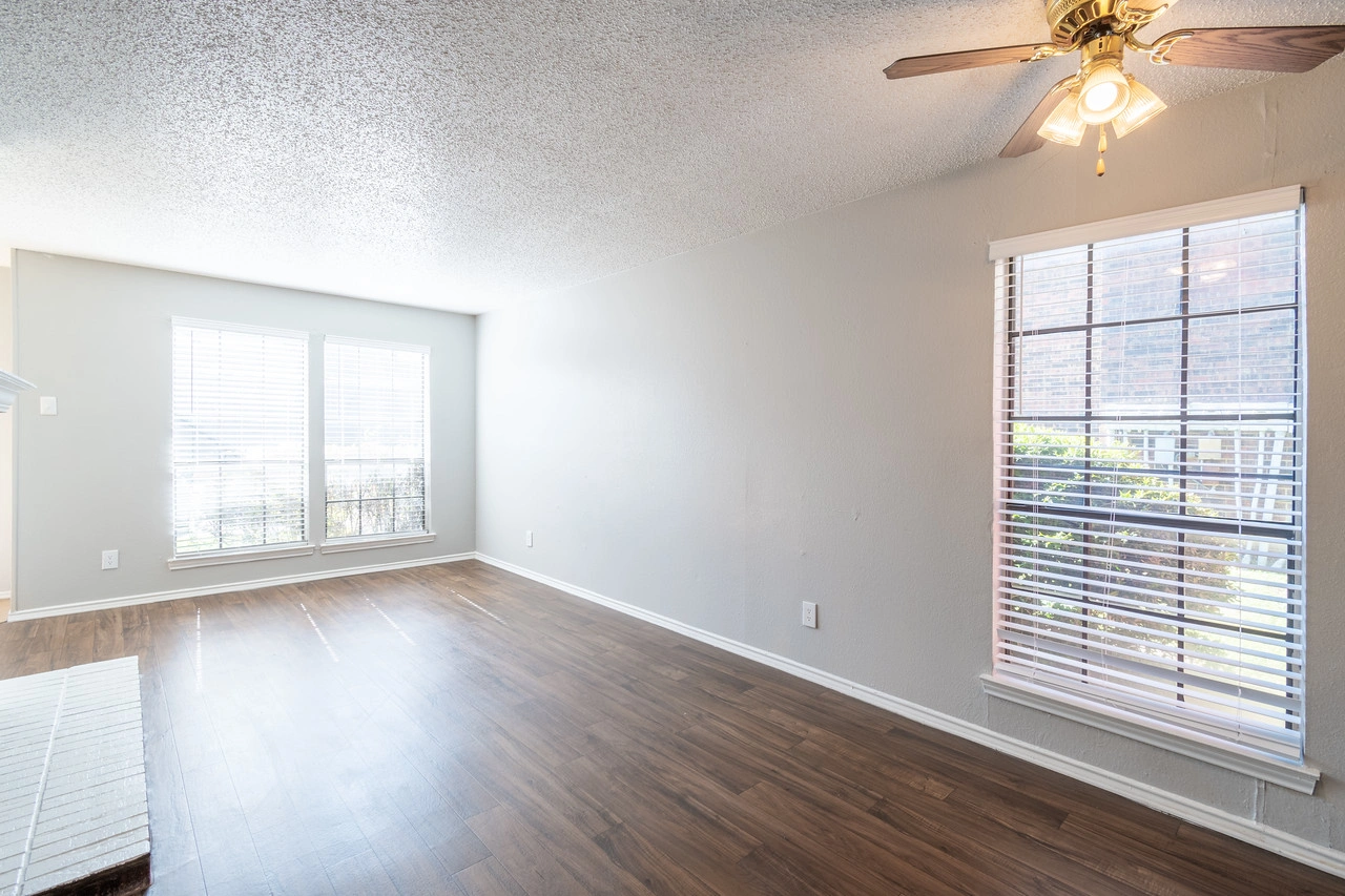 Plan B2 apartment interior at La Prada Place Apartment Homes in Dallas, Texas
